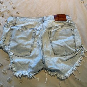 One-teaspoon light washed denim shorts